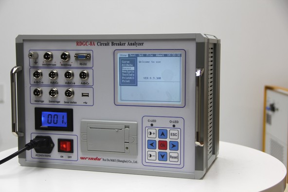 digital circuit breaker analyzer